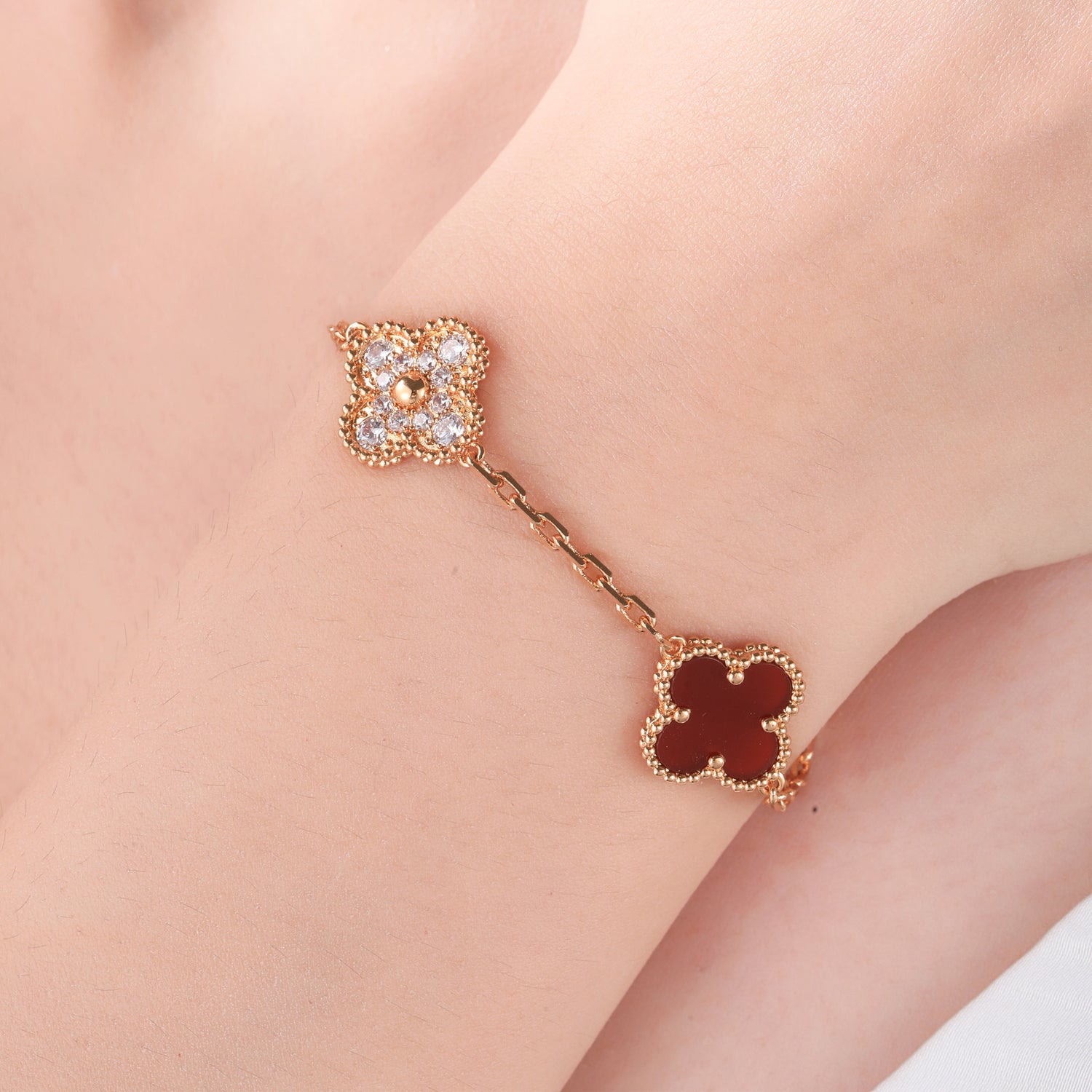 Rose Gold Plated Sterling Silver Red and Clear Zirconia Four - Leaf Clover Bracelet（7.48inch,0.3oz）