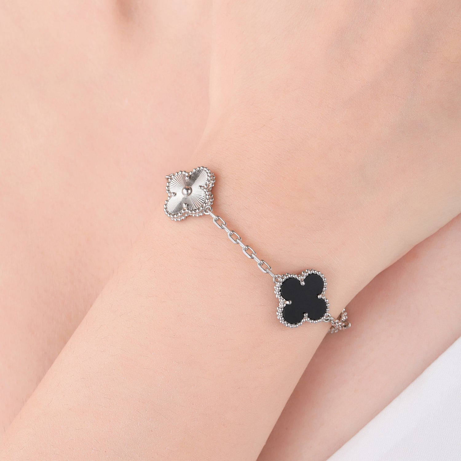 Sterling Silver Black Four - Leaf Clover Bracelet（7.48inch,0.3oz）