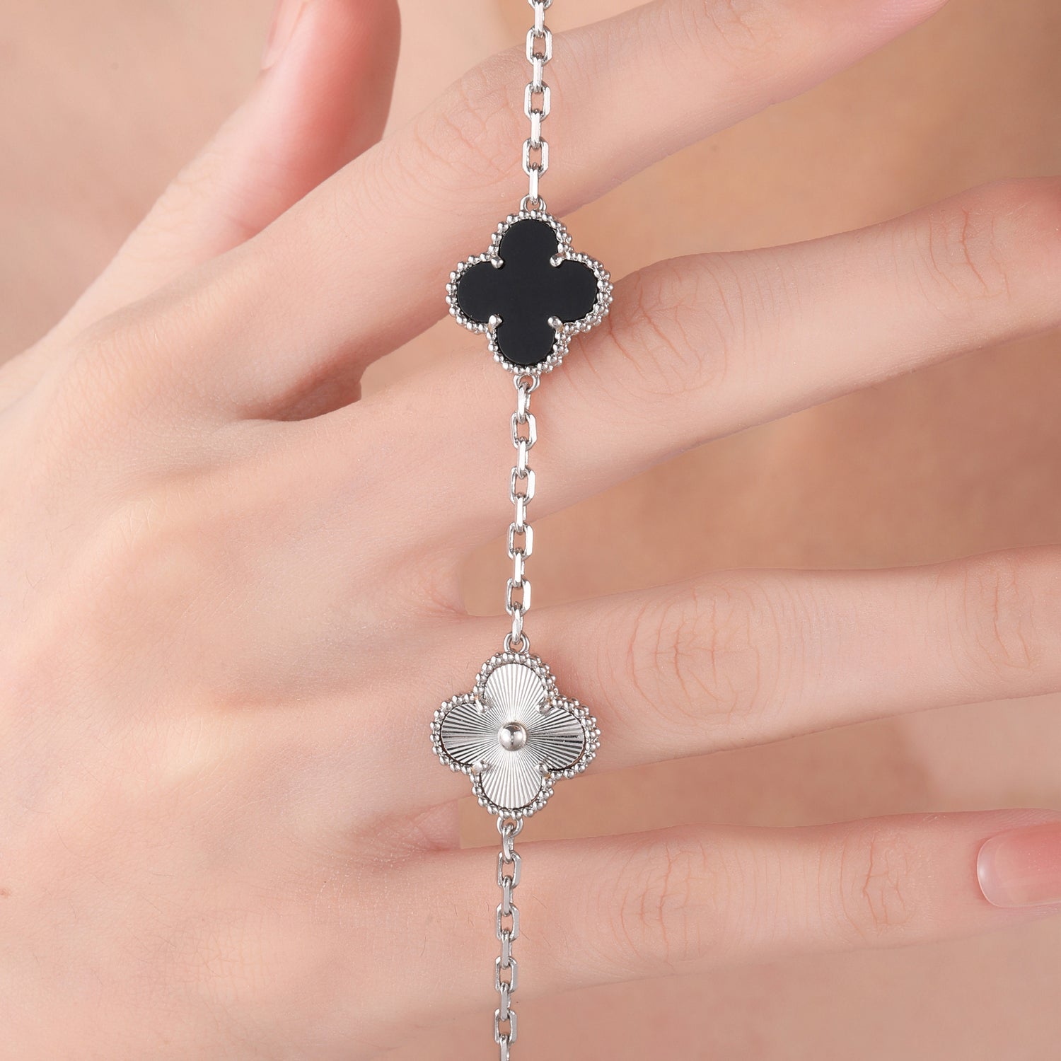 Sterling Silver Black Four - Leaf Clover Bracelet（7.48inch,0.3oz）